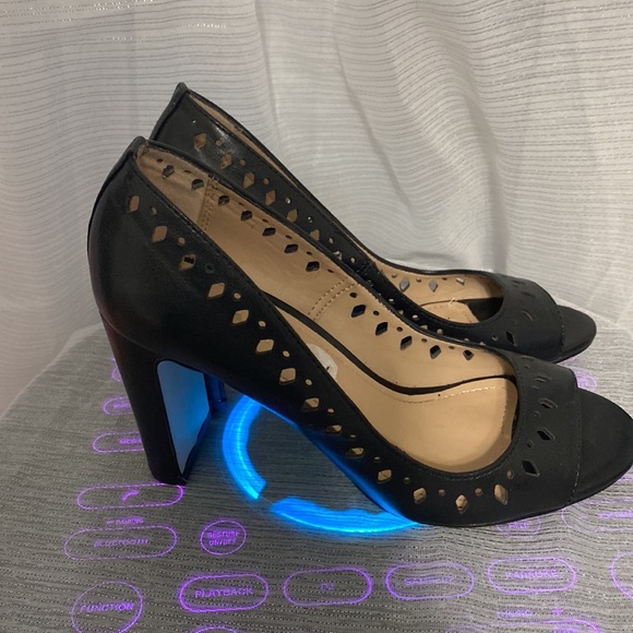 Dkny Shoes - DKNY Black Heels 👠